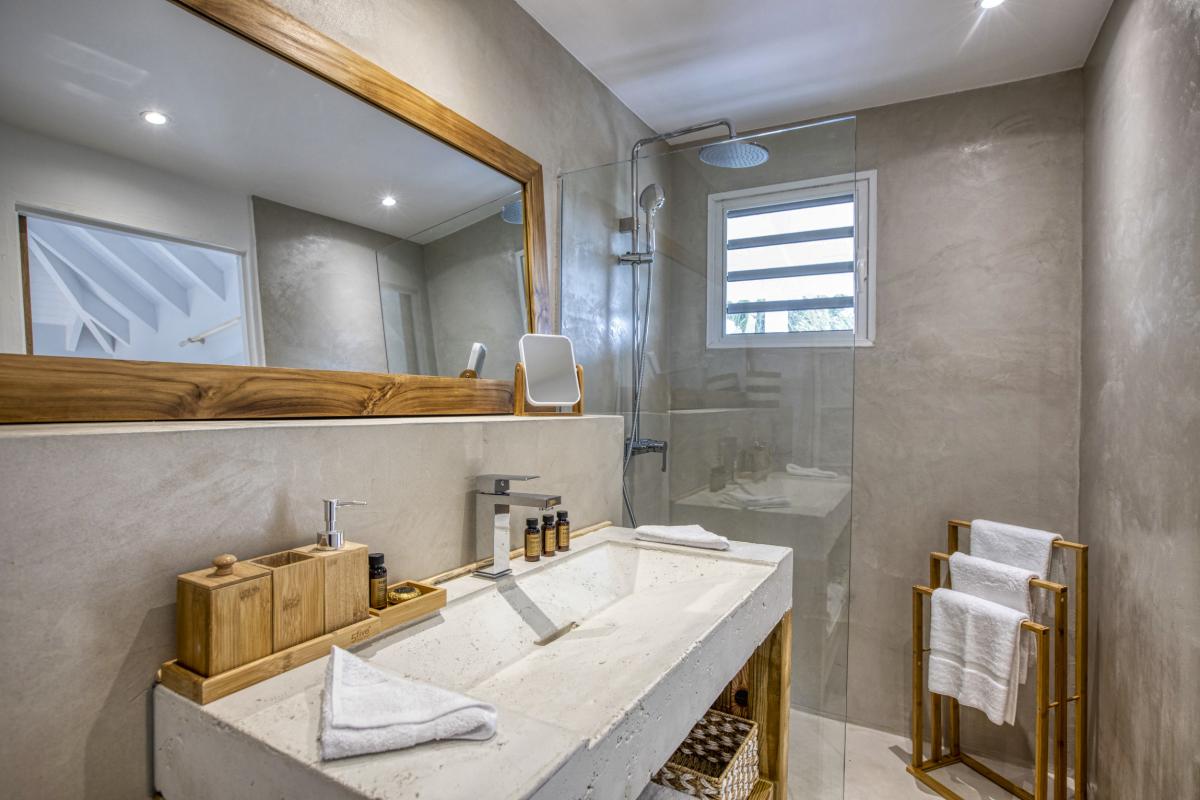 A louer villa 4 chambre Terres Basses Saint Martin_ Salle d'eau - 32